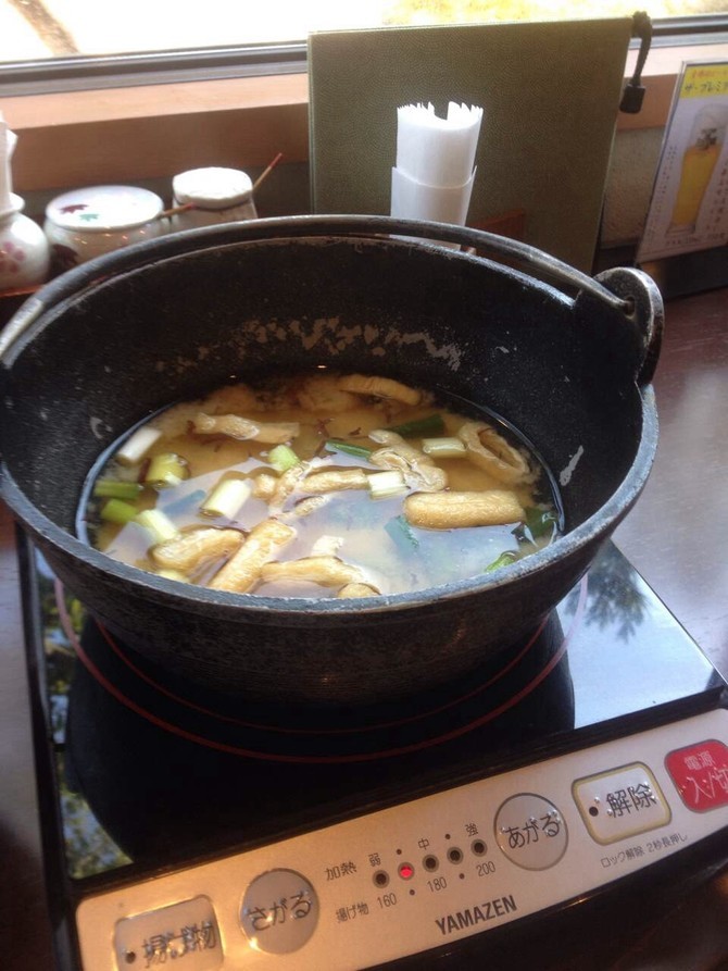 早餐的味增锅和日式餐盒，味增汤是我的大爱