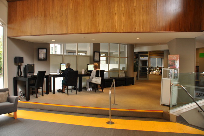 上网区域，另外酒店每天可提供8M的WIFI流量，在新西兰流量很不经用。