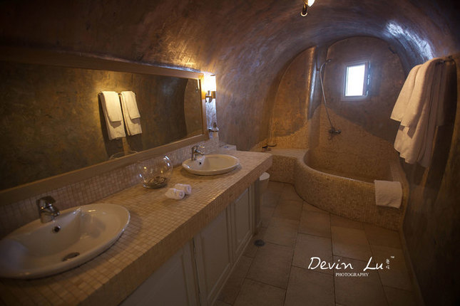 这个是蜜月套房，里面超级大，而且地中海的装修风格真是很喜欢呀~这是浴室