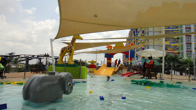 水上乐园 Legoland water park。规模不算大，胜在人很少，很舒服。