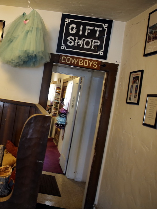 男女洗手间的名字也非常特别，分别是Cowboy和Cowgirl！